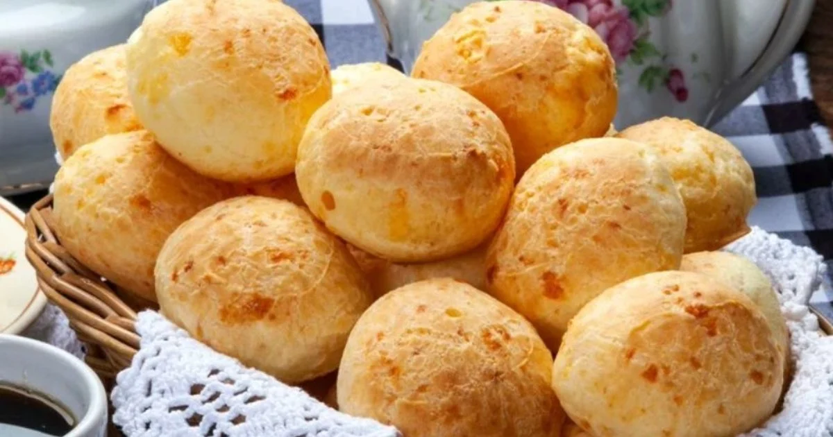 pao-de-queijo-facil-e-delicioso-3-